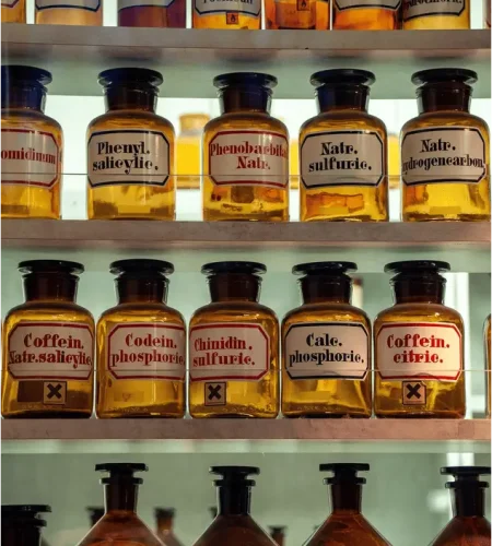 pharmacy 6887058 1920